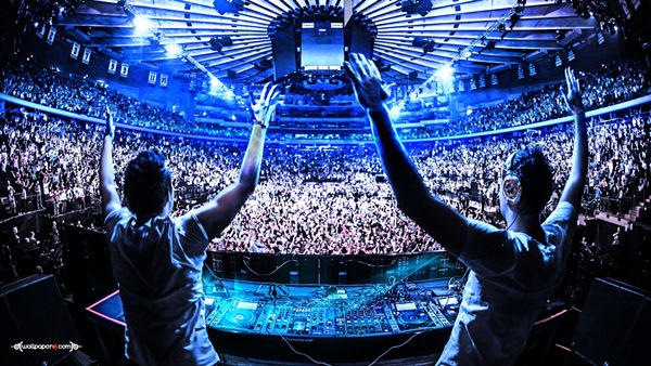 Big Room House de W&W